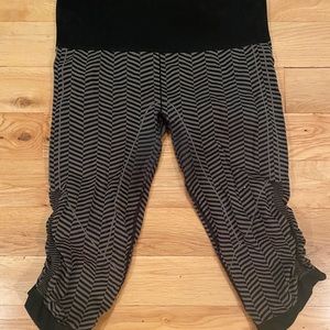 Lululemon In The Flow Crop II.. Sz 12